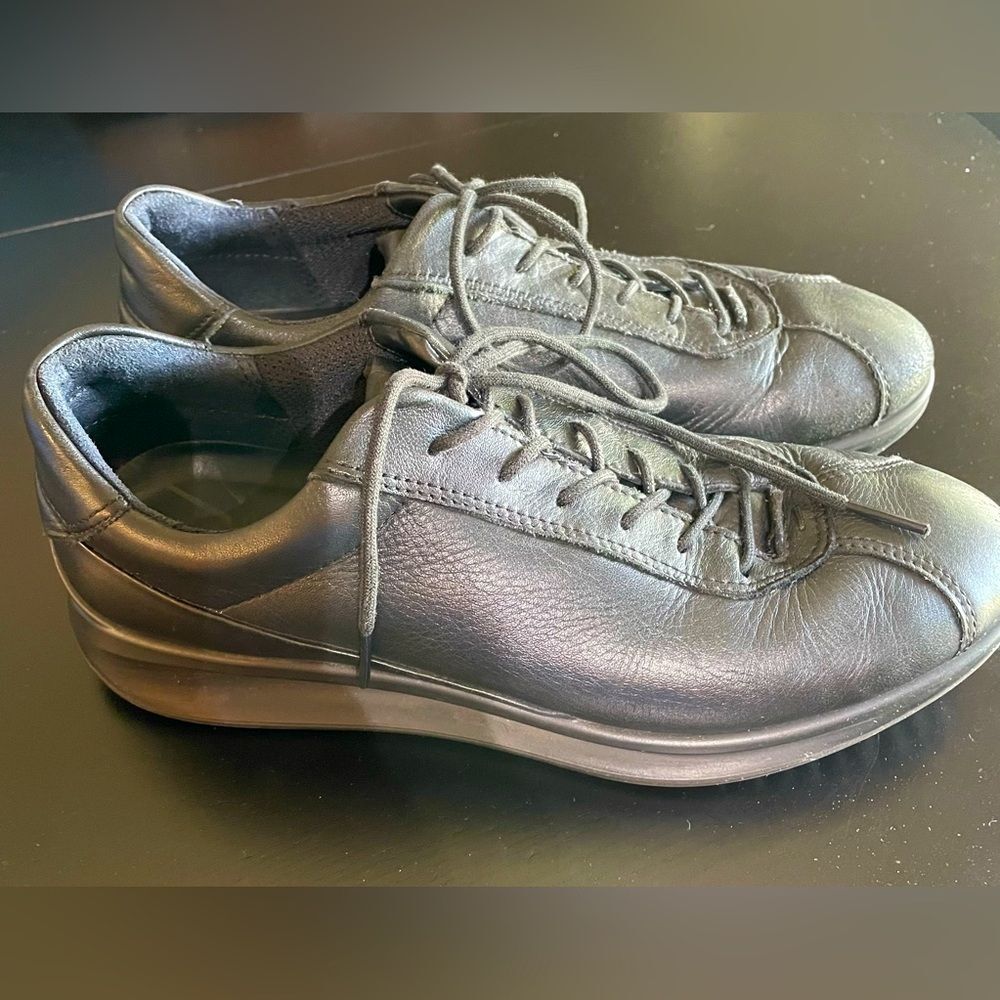 ECCO Women's Aquet Tie Leather Sneakers shoes Black Leather sz 38 or 7.5